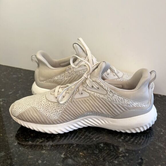 Adidas Alphabounce HPC AMS Monochrome. Men’s Runners. Size 8 - Picture 5 of 10